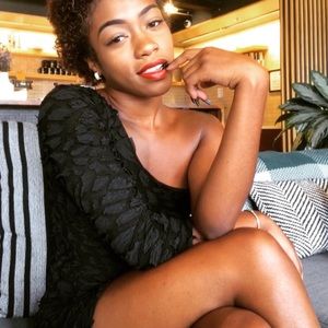 Meet your Posher, Santana